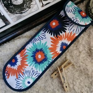 Thirty One flat iron case
